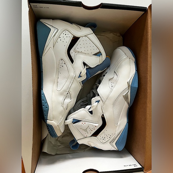 Jordan True Flight (GS) Sneakers white blue 6Y - Picture 2 of 11